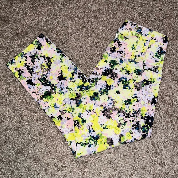 Old Navy Pants - NWT!! Old Navy High-Waisted PowerSoft Side-Pocket Crop Leggings - Sz M